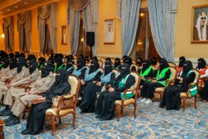 أمير تبوك : المرأة السعودية مثالاً للتضحية والعمل الجاد في خدمتها لضيوف الرحمن